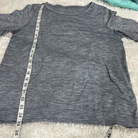 Lululemon Women’s Swiftly Relaxed Long Sleeve Grey Performance Knit - Picture 7 of 12